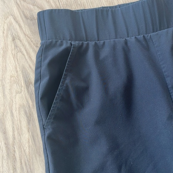 Gap | Athletic jogger | black | Size Small - Picture 2 of 5